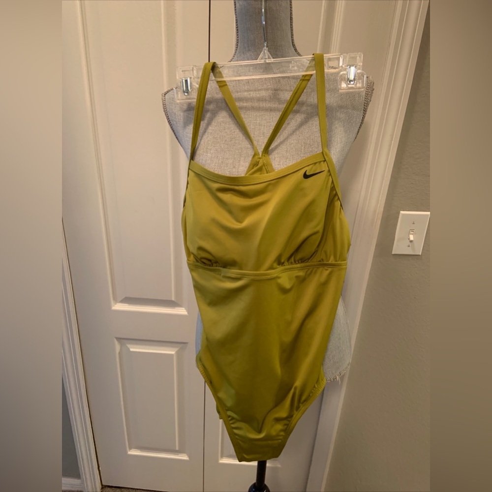 Nike ladies onepiece swim suit size large